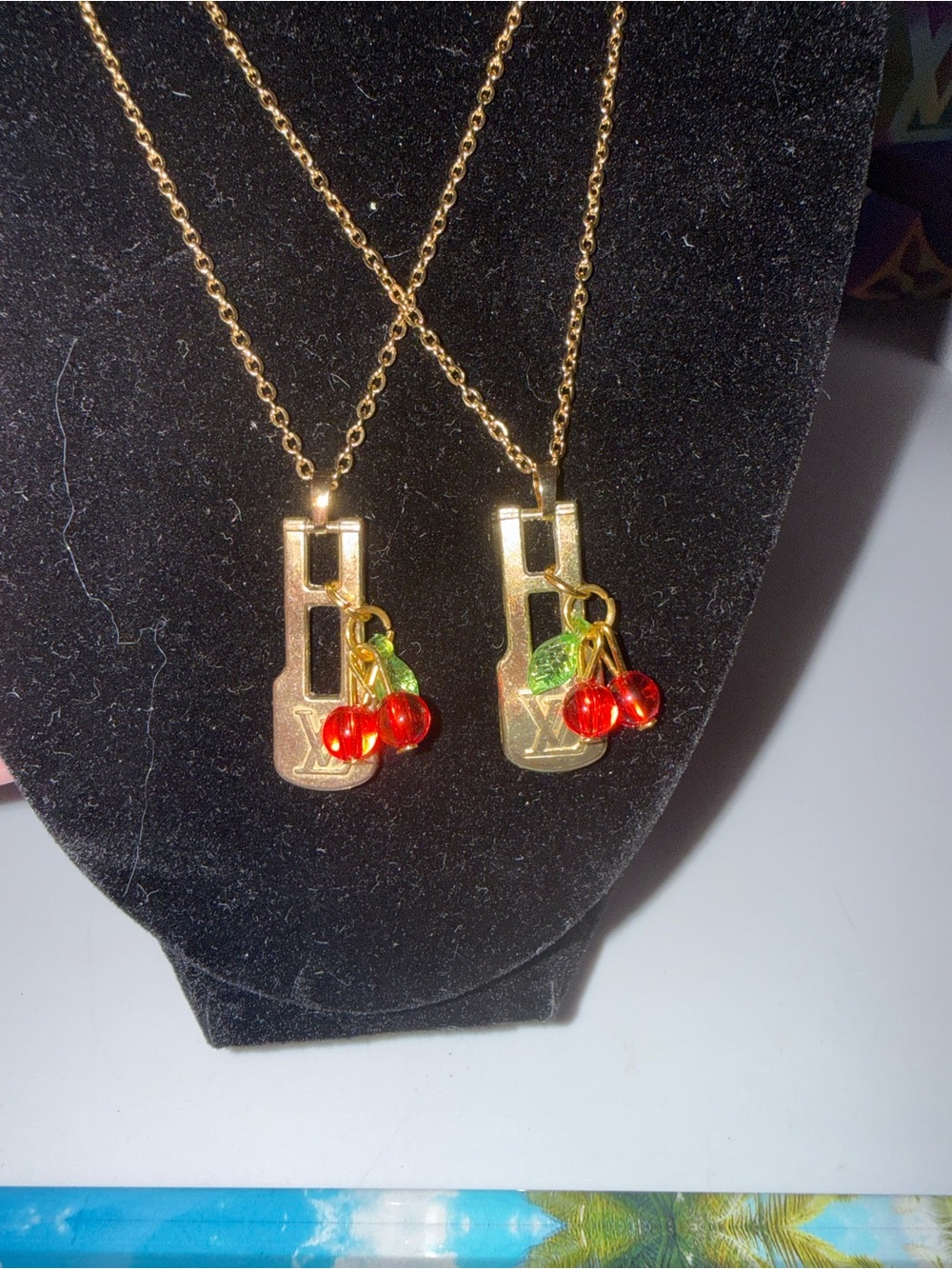 Necklaces - Picture 5 of 5
